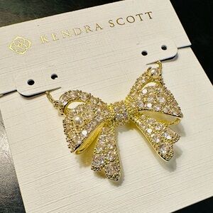 New Kendra Scott KRISTA GOLD BOW SHORT PENDANT 17” NECKLACE WHITE MIX
